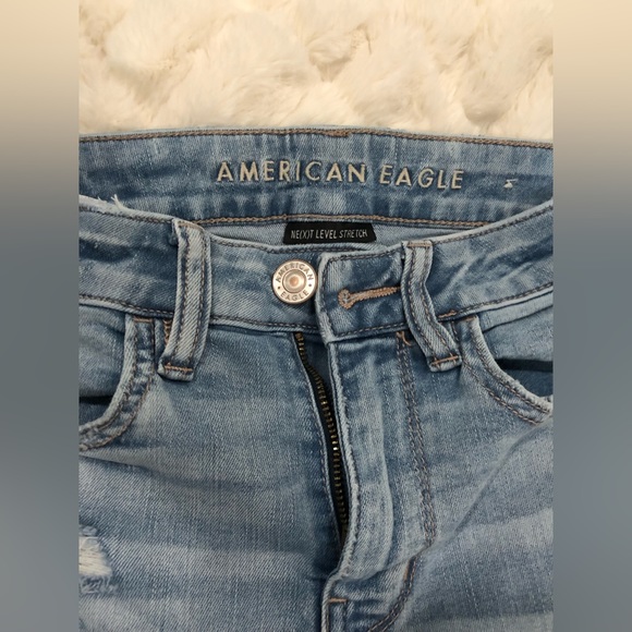 American Eagle Distressed and Ripped High Rise Jegging - Picture 5 of 8